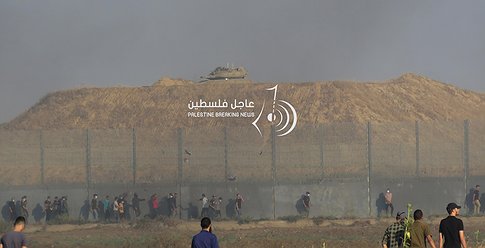 عشرات الإصابات برصاص وقنابل الاحتلال على حدود غزة