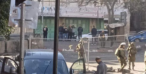 الاحتلال يغلق وسط الخليل لتأمين اقتحام المستوطنين