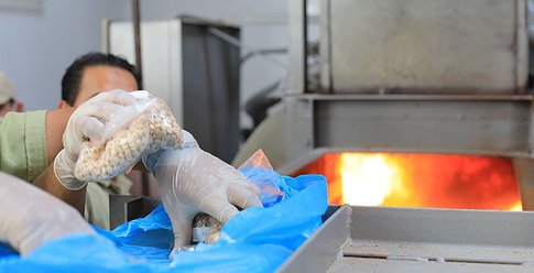 الداخلية تحرق كميات من المخدرات بحضور مسؤولين