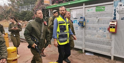 إصابة مستوطنة بعملية دهس شمال القدس واستشهاد المنفذ