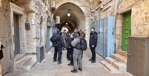 إصابة إسرائيلي بعملية طعن في القدس واعتقال المنفذ