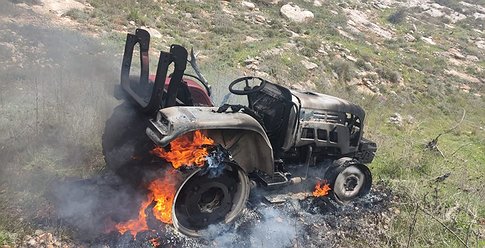 مستوطنون يعتدون على مسن أثناء عمله في بلدة عوريف
