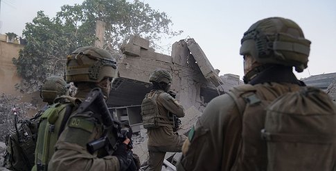 الاحتلال يهدم منزل فلسطينيَين بالمتفجرات في الضفة لهذا السبب