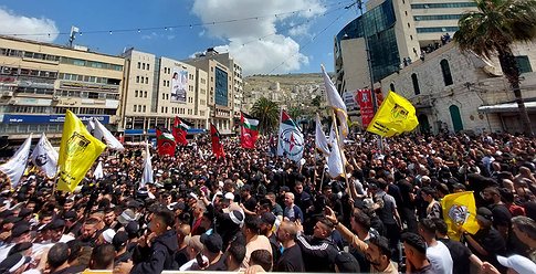 آلاف الفلسطينيين يشيعون جثامين شهداء طولكرم ونابلس
