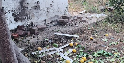 قتيل وعشرات الإصابات بقصف صاروخي على تل أبيب وغلاف غزة