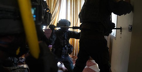 الاحتلال ينشر مشاهد جديدة لاستمرار عمليته العسكرية على جنين