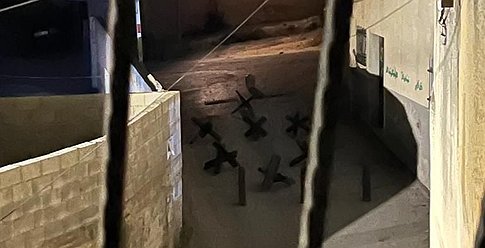 الجيش يعثر على عبوات في جنين بالقرب من ألياته ويُفجرها
