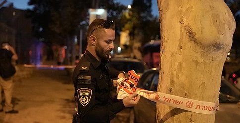 "الشاباك" يُعلن اعتقال 3 فلسطينيين طعنوا يهودياً بالقدس من أجل "الشهادة"