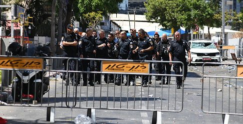 مئات الجرحى بتظاهرات عنيفة بين الإريتريين وساحة الحرب هي تل أبيب