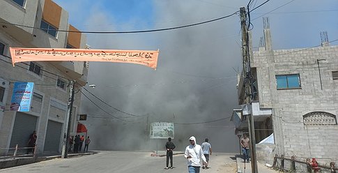 لحظة تدمير الاحتلال منزلين في شمال قطاع غزة