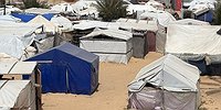 فاجعة في خانيونس: استشهاد 3 مواطنين بينهم طفل وسيدة حامل إثر انهيار سور على خيام نازحين بالمواصي
