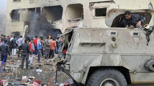 عشرات القتلى والجرحى بهجوم مسلح على نقطة عسكرية بالعريش