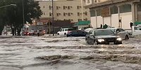 السعودية: الأمطار تُغرق جدّة وإغلاق الطرق في مكة وتعليق الدراسة