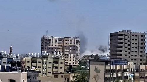 لحظة قصف طائرات الاحتلال أهدافاً شمال قطاع غزة