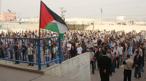التعليم بغزة توضح استعداداتها لبدء الفصل الثاني وتوزيع الشهادات