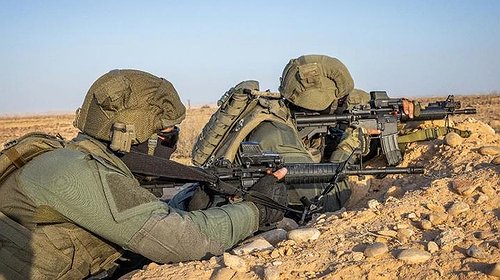 صحيفة عبرية تكشف تفاصيل مقتل 3 جنود إسرائيليين على الحدود المصرية