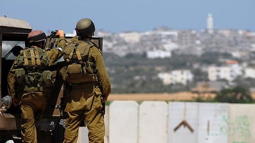الاحتلال يعتقل فلسطينييَن على حدود غزة