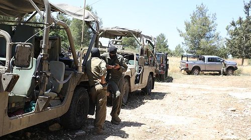 الاحتلال يُحقق بوقوع فعل "مخل للآداب" بين جنوده