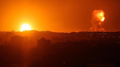 محدث: 21 شهيداً وعدد من الإصابات بغارات جوية "مباغتة" على قطاع غزة