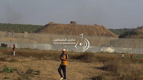 إصابة شابين على حدود غزة والاحتلال يزعم تعرض جنوده للخطر