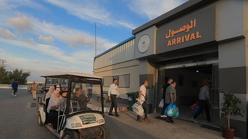 إحصائية المسافرين والوافدين عبر معبر بيت حانون "إيرز"