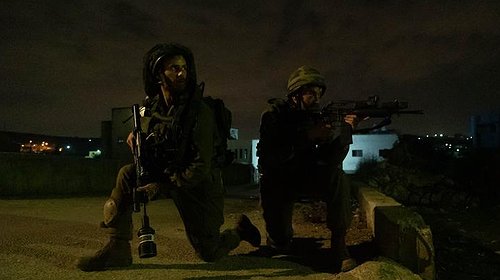 الاحتلال يُطلق النار على فلسطيني ويعتقله غربي رام الله