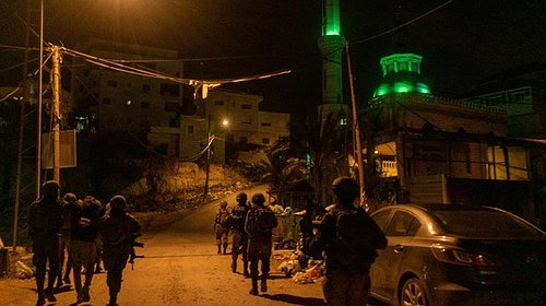 جيش الاحتلال يعتقل 16 مواطناً في الضفة الغربية