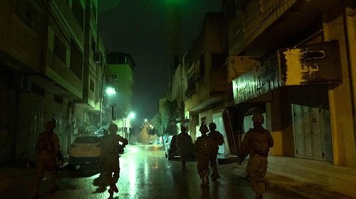 جيش الاحتلال يُعلن اعتقال 4 مواطنين في الضفة الغربية ويصادر أسلحة