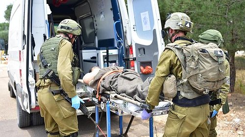 مقطع متداول لتفجير عبوة ناسفة وإطلاق نار مكثف على قوة للجيش في طولكرم
