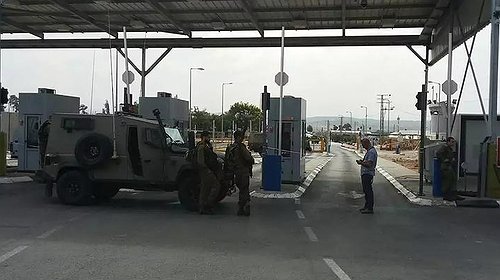 إسرائيل تعتقل صحفي فرنسي هرب قنابل يدوية من جنين لإسرائيل