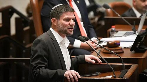 "سموتريش" يأمر "بتوطين" نصف مليون يهودي بالضفة الغربية