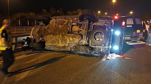 اصابتان بانقلاب سيارة قائد الشرطة الإسرائيلية