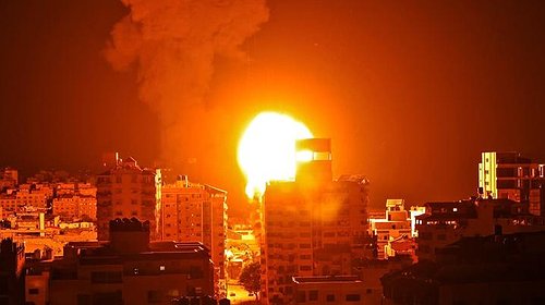 الجيش الاسرائيلي يُصدر بياناً الليلة عقب الهجمات على غزة