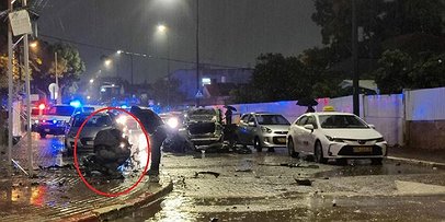 لحظة تفجير عبوة ناسفة على سيارة شرقي تل أبيب