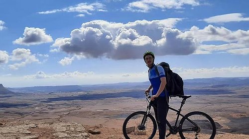 تفاصيل سرقة دراجة في تل أبيب ووصولها إلى غزة