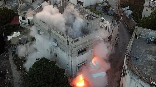 الاحتلال يهدم منزل فلسطينيَين بالمتفجرات في الضفة لهذا السبب