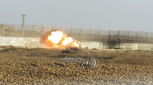 شاهد تفجير عبوات ناسفة ضد قوات الاحتلال على حدود قطاع غزة
