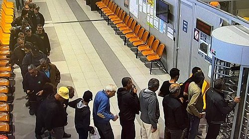 الاحتلال يعيد فتح معابر غزة بعد إعلان وقف إطلاق النار