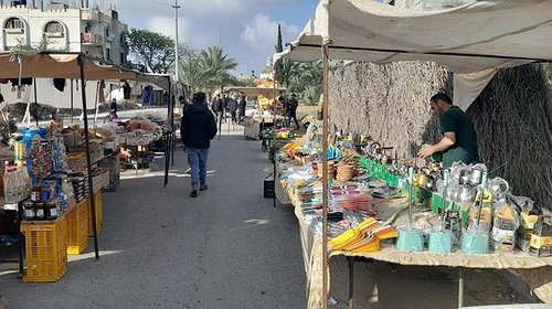 افتتاح سوق شعبي جديد في بلدة القرارة بخانيونس